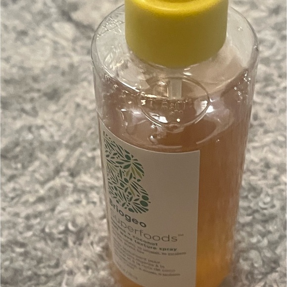 Briogeo texturizing spray - Picture 4 of 5